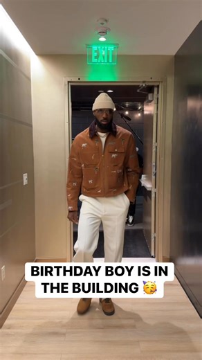 LeBron James has arrived for his birthday game vs. Detroit! 🎁 DET-LAL • 10:30pm/et on NBC & Peacock | NBA