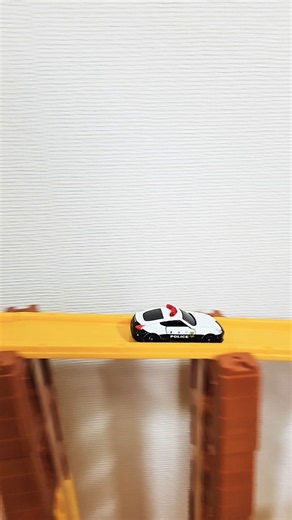 トミカ☆パトカーのミニカーが坂道を走る！ 坂道走行テスト！ Working Cars Tomica Drive A Steep Hill! #そるちゃんねる #satisfying