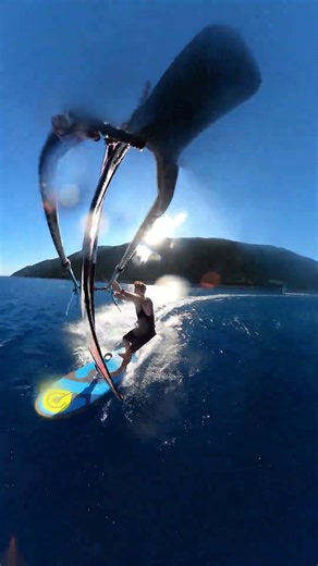 High-speed windsurfing gybes 🚀🤩