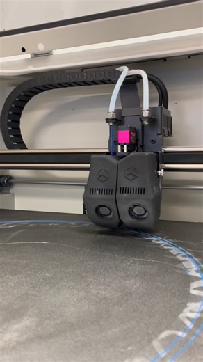 15 reactions | Watching our large 3D printer is weirdly satisfying. How things are made at Clear Vue Cyclones #oddlysatisfyingvideos❄️ #oddlymesmerizing #asmr #asmrsounds #asmrmanufacturing #howitsmade #3dprint | Clear Vue Cyclones | Facebook