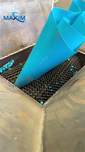 Piles of discarded plastic barrels? Chemical plastic blue barrel shredder #PlasticBarrelRecycling