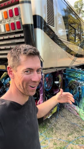 Understanding the Lights on Your Prevost Bus