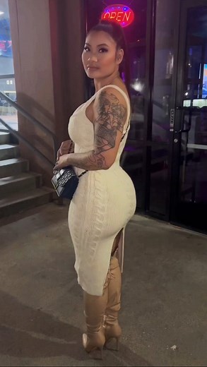 Kandy Robertson | Narrative & Authority Strategist on Instagram: "We come in all shapes and sizes! 😍 Note* - in the Asian culture, larger than average size is considered fat, even extra weight where Americans may consider them thick. In the Asian culture they fat shame them, small Asians are considered beautiful. Social media allows Asians who are thick to embrace their size. Asians come in all sizes like any other race. It’s just in their culture being small is prettier and more attractive. So
