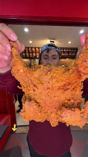 💖 Like & follow dulu ya! 🍗🔥 Albaik Auto Ngiler! Ayam crispy panas, bumbu gurih khas bikin nagih tiap gigitan! 📍 Klik tag lokasi hijau di bawah kiri video ➜ Ambil promo ➜ Bayar ➜ Tukar voucher ke kasir 💥 #rayaramadanfood #albaikchicken #manna #bengkulu #bengkulutiktok