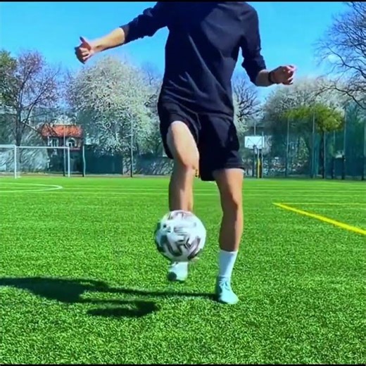 How He Masters Ball Juggling ⚽🔥 #football #soccer #shorts