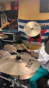 Flor Echando el palomazo con El Tri de México 🇲🇽 Ayúdenme a llegar a 10 000 shares mi pueblo, para que más gente apoye talento nacional. | Flor Amargo