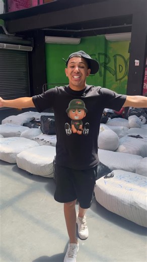 Verde_rosa Multimarcas on Instagram: "DOMINGÃO TODAS AS LOJAS ABERTAS 10h às 18h 💚💖 📍 CAXIAS | 📍MANGUEIRA | 📍ROCINHA"