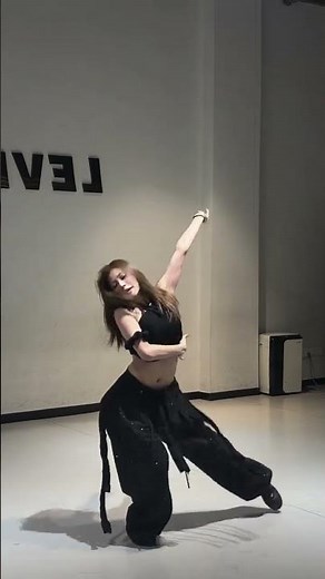 Discover Jazz Dance: Easy Steps for Beginners