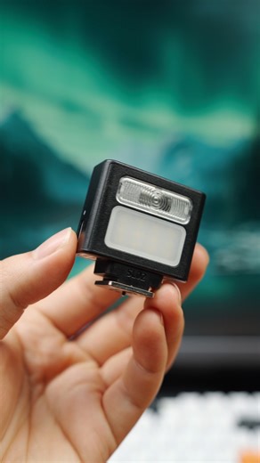 Say hello again to the Ulanzi SL02 Spark Lite – a compact game-changer for on-the-go photography. Drop a 🔥 if this is going straight to your wishlist! ⁠✁……………………………………………………………… #Ulanzi #FlashLight #PhotographyGear #PhotographyEssentials #PhotographyTools #PhotographyLovers #PhotographyLife #PhotoLighting #PhotographyLighting #CameraGear #CreativePhotography #FlashLights | Ulanzi