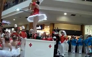 真人芭蕾音乐盒Music Box Dancer