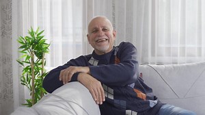 The old man laughs. An old man who leads a carefree and trouble-free life.