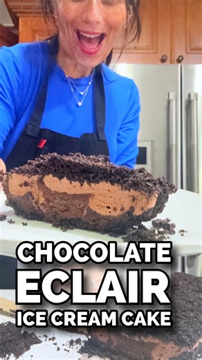 🍫🥧 Calling all chocolate lovers — this one’s for you. Think creamy, crunchy, chocolatey layers stacked into the easiest no-bake pie ever. It’s basically the Good Humor eclair bar reimagined — bigger, bolder, and made for sharing. ✨ Fudgy ganache center ✨ Silky ice cream filling ✨ Crunchy cookie crumb topping Every slice is pure nostalgia with a chocolatey twist. Who’s saving this recipe ASAP? RECIPE: For the Cookie Crust & Crumble: 1 box of Oreo (or other brand) chocolate sandwich cookies 1/3 