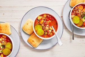 This Cozy Hamburger Soup = Comfort Food To The Max