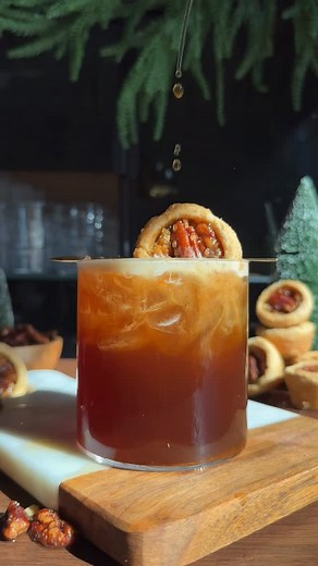 Need an easy last minute dessert for your Thanksgiving? My Pecan Pie Carajillo is just thing, no baking required 🤭👩🏼‍🍳 Carajillos are my favorite after dinner drink, they’re frothy perfection & if you haven’t tried one yet that’s okay, make this the one. Happy Thanksgiving friends! 🦃🍁🍂 _____ Pecan Pie Carajillo You’ll Need: 1 oz bourbon Double shot of espresso 1/2 oz brown sugar simple 1/4 oz pecan liqueur Pinch of salt Mini pecan pie In a shaker, combine espresso, bourbon, salt, pecan li