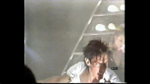 Bauhaus Ziggy plays Guitar Top of the Tops