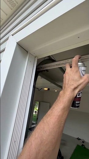 How to change the bottom seal on a garage door #garagedoorrepair #garagedoorservice