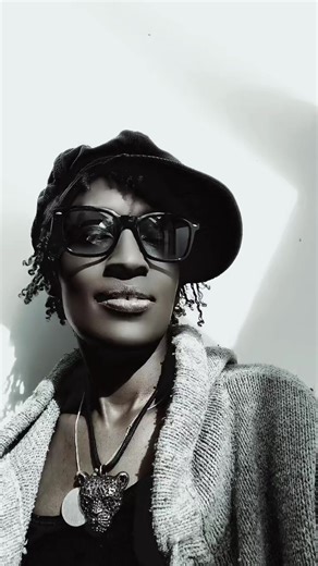 Video's van Brithak (@brithakg1) met Tous ces combats - Mylène Farmer