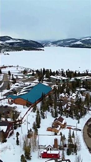 Stunning & Amazing Frozen Town & Frozen Lake in Beautiful Colorado!! Incredible Dillon Colorado..