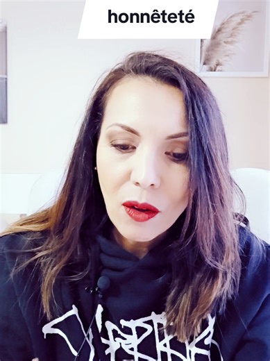 ABA — Analyste comportementale Analyse comportementale – ingénierie relationnelle – lecture transversale 50 ans d’observation des comportements humains – 4 continents ✅️ Consultations individuelles Analyse ciblée d’une situation personnelle ou professionnelle https://www.abalife.fr/ ✅️ Espace de travail — transmission d’outils d’analyse comportementale (hors consultation individuelle, sans suivi personnalisé) https://steady.page/fr/aba-life/about ✅️ Livre — 1ère Profileuse Née De mes 1ères analy