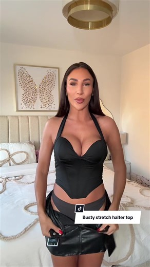 Stylish Deep Plunge Padded Halter Neck Top Review