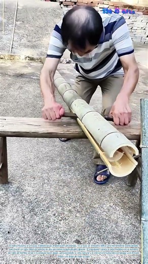 Corte de bambú: herramientas tradicionales para dividir los tallos por la mitad