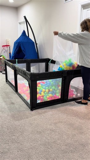 A playpen turned ball pit?! 🙌 Add some balls and let the fun begin! My kids absolutely love this simple setup. Such a fun way to bring the play indoors! 🌈 #BallPit #PlaypenHack #IndoorPlay #KidsActivities #momofsix