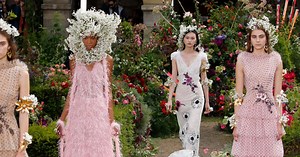 Flower crowns are having a moment. Here's how to make your own