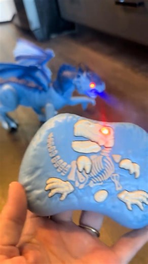 2K views · 17 reactions | Remote control Walking dinosaur #reels #toys #giftideasforkids #MommyFinds #toysforkids | Simply Shopi | Facebook