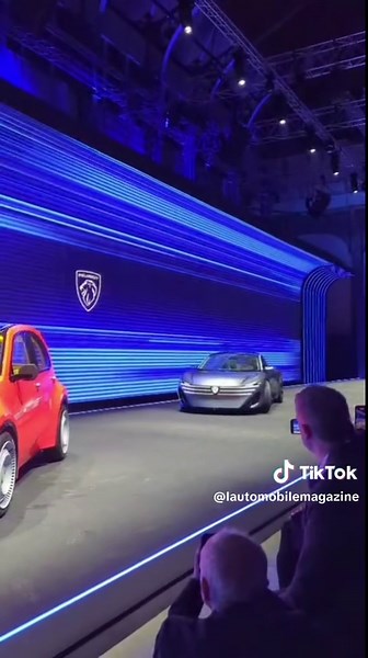 Découvrez les 6 nouveaux concepts car du Groupe Stellantis au Mondial de l’Automobile de Paris du 12 au 18 octobre 2026 ! Parmi eux : l’Alfa Romeo Cuorerosso, le concept DS F3ver, la Citroën 2CV Concept, lle Peugeot RCZ Vision, le Fiat Multiplay et l’Opel STX Concept