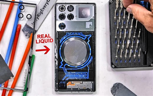 [JerryRigEverything] 世界首款液冷超级手机