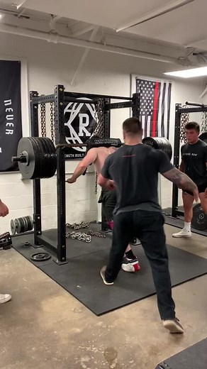 700 pound hatfield squat #ftb #fyp #lifting #heavy #strong #foryou