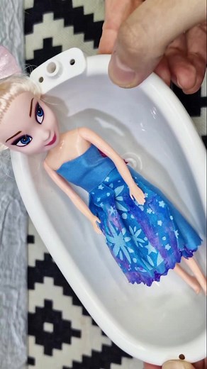 How to Make Rainbow Elsa Bathtub with Colorful Balls #elsa #frozen #satisfyingvideo #colors #mystery #bathtime #toys #smalltoys #youtuber #youtube
