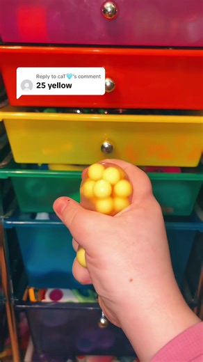 Replying to @caT🩵 💛 Color fidget challenge!!! #fidgettoys #fypシ #blowup #fidget #sensory