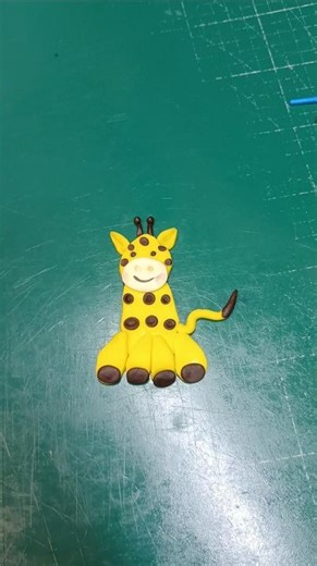 How to make a fondant 2D giraffe / giraffe cake topper #fondant #giraffe #animals #cake #topper