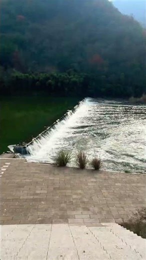 Peaceful Waterfall & Mountains in China – So Relaxing! 🌿🏞️