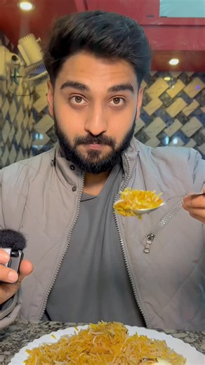Shiladitya Chatterjee on Instagram: "🔥 BIRYANI FEST = FULL PAISA VASOOL! 🔥 Kharagpur & Medinipur mein biryani ka maha-festival 🍗🍚 ₹29, ₹39, ₹49 jaise CRAZY prices sirf 19–21 Dec 🤯 Aur bonus suno 🎄 19–24 Dec tak app pe Decorate a Christmas Tree karo apne loved ones ke saath & get up to ₹100 FREE CASH 💸 Use it on Swiggy | Instamart | Dineout ⏰ Limited time. Limited quantity. 👉 Jaldi order karo, warna regret pakka! 😋🔥 #reels #kharagpur #food #midnapore #swiggy"
