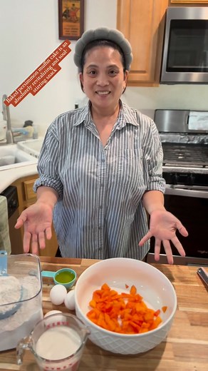 Homemade baked persimmon muffins cake is an utterly,and heartwarming dessert. #persimmonmuffincake #homemade #baking #followersreelsfypシ゚viralシfypシ゚viralシal #dessert | Jocelyn Marquez