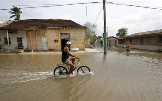Uragano Oscar tocca Cuba, mentre sull'isola continua il grave blackout elettrico