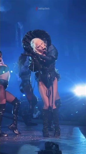 Lady Gaga - Applause live Mayhem Ball Tour in Washington DC N2