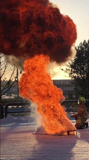 Fire station event / what happen when you put water on grease fire.
