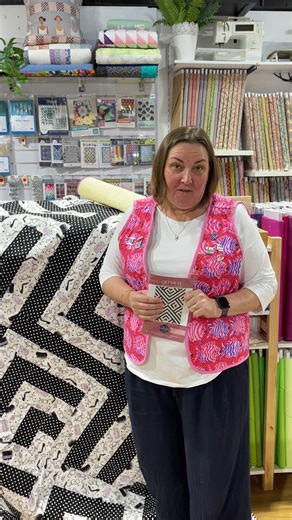 👀WHAT'S UP WEDNESDAY 👀 Abbie's powering through her UFO's after our first Q-munity day of the year! Check out this amazing quilt she finished! Using dressed and obsessed (which we still have some of in our Sew Cheap 40% off section) and the getaway quilt pattern from Lo and Behold, this quilt came out absolutely stunning! Where are you up to with your unfinished projects for 2026? Comment below your progress photos! 🏷 #thequirkyquiltingco #quirkymade #quilting #fabric #quiltshop #learntosew #