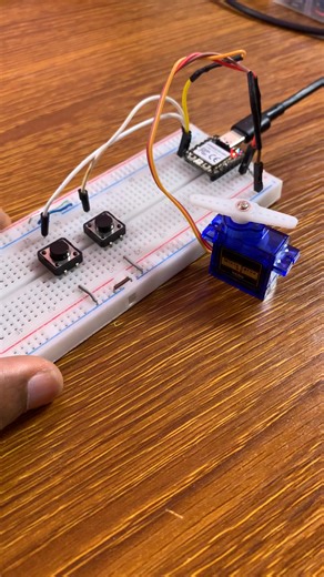 SERVO motor with XIAO ESP32C3 #arduino #engineering #electronics #arduinoproject #electricalengineer #arduinobeginner #programming #electrical #uploadideaswithitamar | Upload Ideas with Itamar
