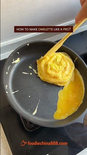 HOW TO MAKE OMELETTE LIKE A PRO? #cooking #omelette #chinesefood #friedegg #egg