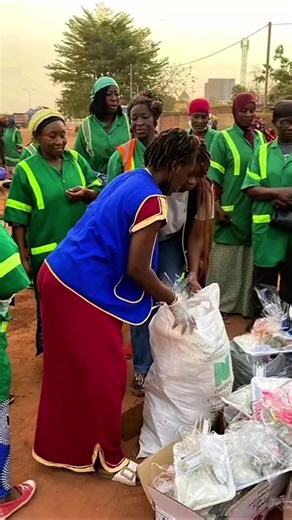 La Commission Participation de la Femme LEO vous invite à célébrer le 08 Mars 2026 autrement, à travers une action citoyenne avec la Brigade Verte. 🌿 Au programme : – Séance de salubrité – Don de kits de rupture et de nettoyage 👥 Participation ouverte à tous 💰 Souscription : à partir de 1.000 FCFA 📅 08 mars 2026 | 🕔 05h00 📍 Ouaga et Bobo 📲 Infos & contributions : 226 07 74 34 41 (Orange Money) 👉 Ensemble, honorons les femmes en posant des actes utiles pour notre communauté. #8Mars #Briga