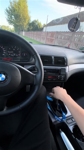 BMW E46: El Clásico Estoril Blue de los Youngtimers