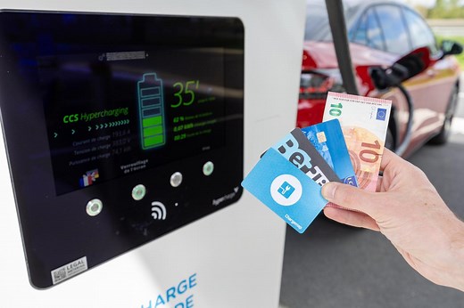 Voiture électrique : comment payer aux bornes de recharge ?
