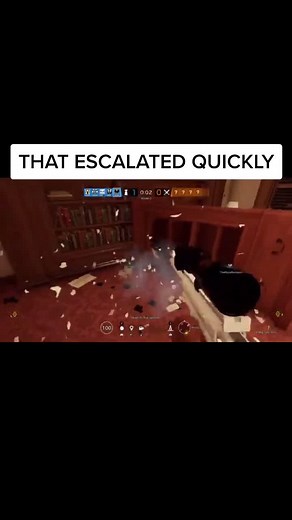 The wonders of siege 😅 Credits: SirAstro00 #rainbowsixsiege #roadto100k #fyp