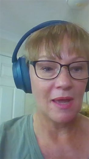 Melanie Hill Author on Instagram: "Love, trooooe love... This week's SN What Went Right? episode is The Princess Bride! If you love the movie, then you'll love this episode. And if you don't, we'll leave you in The Pit of Despair. #storynerd #writingpodcast #theprincessbride"