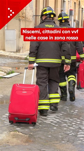 Alcuni cittadini di Niscemi hanno avuto la possibilità di rientrare - nella giornata di lunedì 9 febbraio - all'interno delle loro case nella zona rossa per recuperare degli effetti personali. Il veloce ritorno nelle case è avvenuto sotto la sorveglianza delle sentinelle Usar dei vigili del fuoco, impegnate con droni e diversi rilevatori di movimento a monitorare gli edifici ubicati nella fascia che va dai 30 ai 50 metri di distanza dalla frana per lanciare l'allarme in caso di situazioni di per