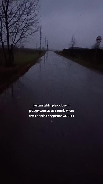 mam beznadziejny i najgorszy na swiecie wyglad, nazwisko, wade wymowy, zbyt miekki charakter, zbyt szybko sie przywiazuje do osob ktore okaza mi choc odrobine ciepla bo nigdy za dziecka go nie doswiadczylem, moj nastroj zalezy od tego jak inni mnie traktuja, potrafie byc zbyt przylepny i dziecinny, siedze sam calymi dniami, ludzie mnie znaja tylko gdy czegos chca, mam overthinking po najdrobniejszej zmianie w zachowaniu drugiej osoby i nie mam ojca, no plakac mi sie chce XDD #dc #mamdosc #niemam
